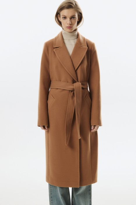 пальто с поясом от бренда снежная королева вид слева