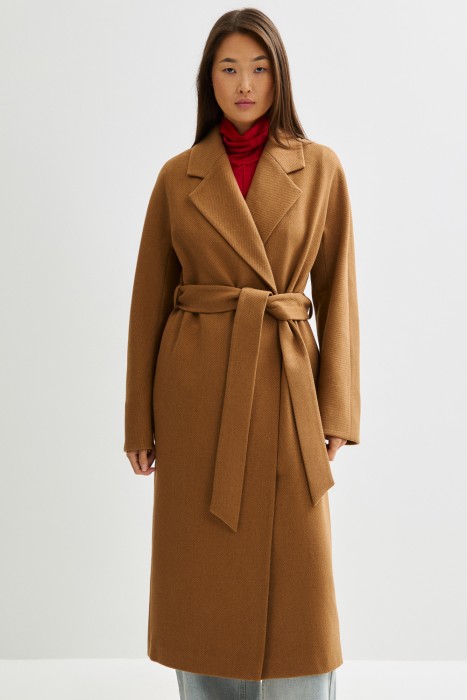 пальто с поясом от бренда снежная королева вид слева