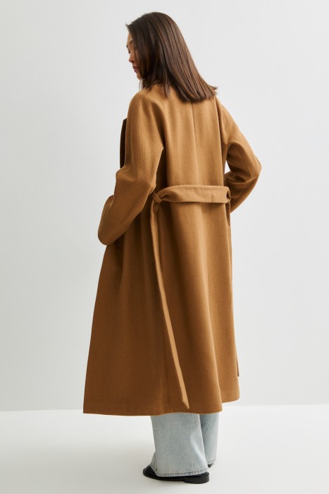 пальто с поясом по цене 11120 руб вид справа