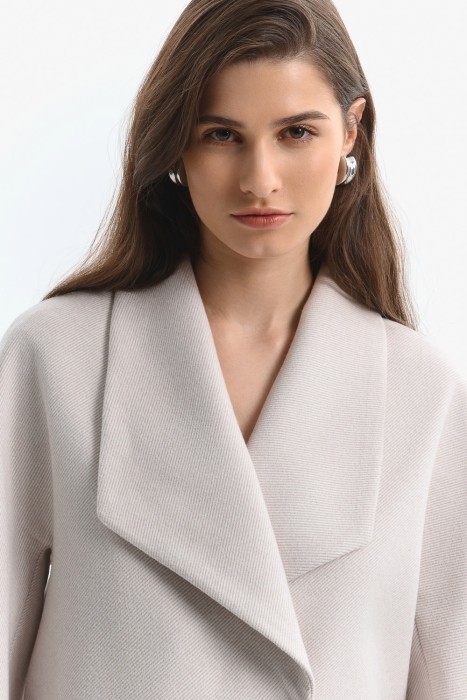 пальто с поясом из россии вид сбоку