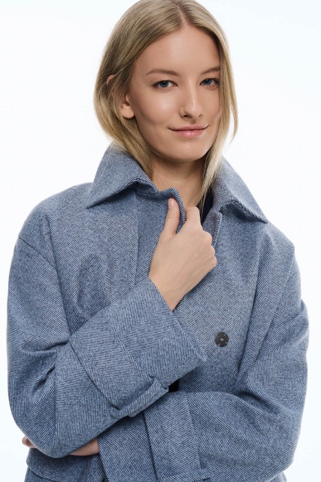 пальто с поясом из россии вид сбоку