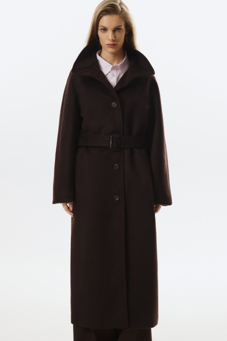 пальто с ремнем от бренда снежная королева вид слева