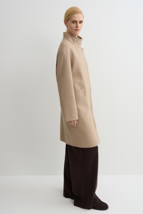 пальто с воротником-стойкой из россии вид сбоку