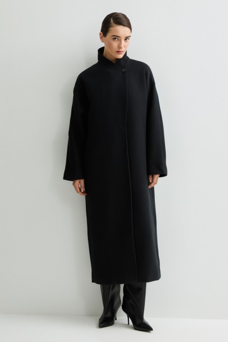 пальто свободного силуэта от бренда снежная королева вид слева