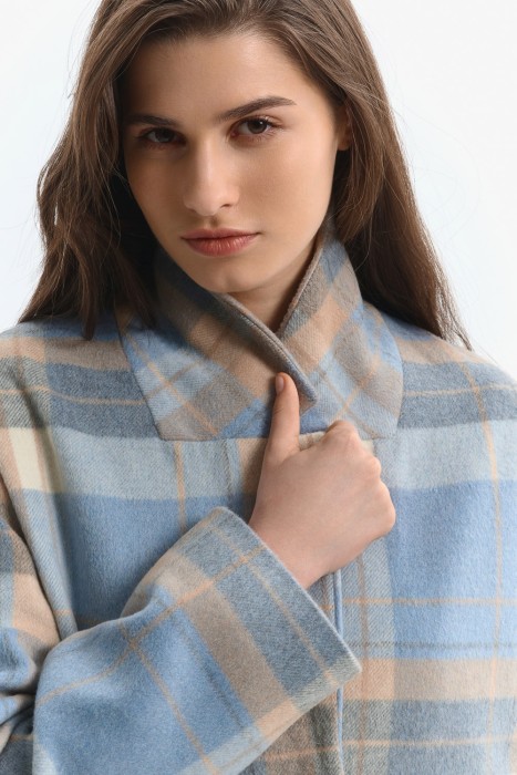 пальто в клетку по цене 6320 руб вид справа