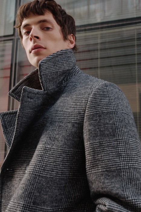 пальто в клетку из россии вид сбоку