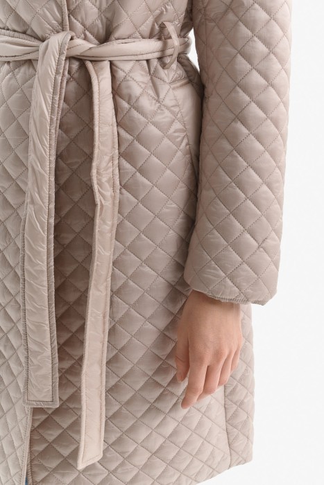 пальто по цене 3920 руб вид справа