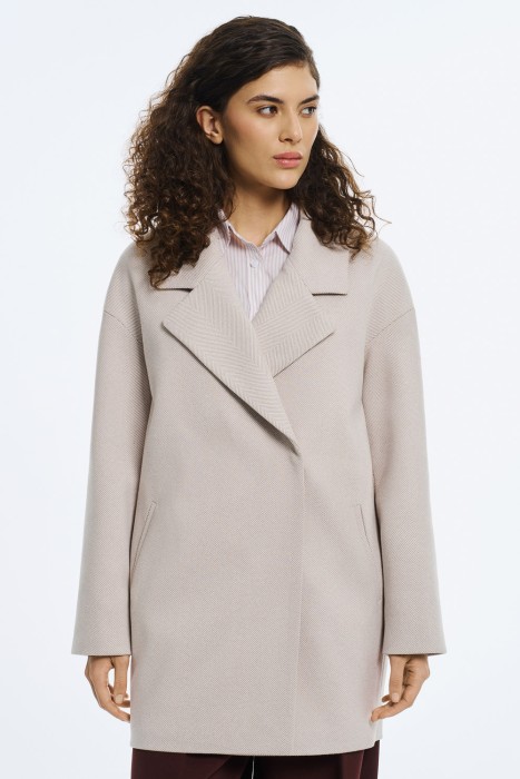 пальто от бренда снежная королева вид слева