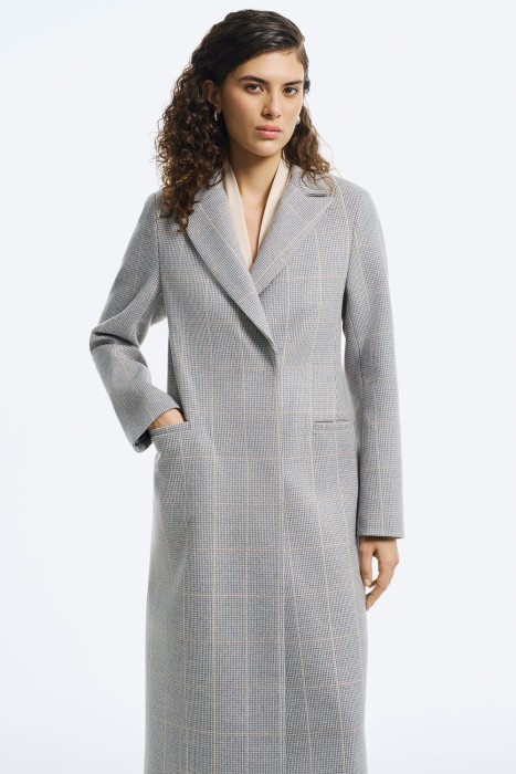 пальто от бренда снежная королева вид слева