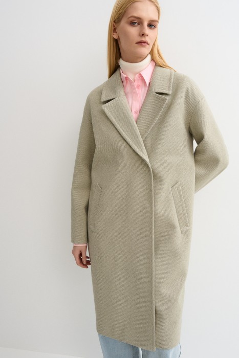 пальто от бренда снежная королева вид слева