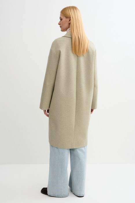 пальто по цене 8340 руб вид справа