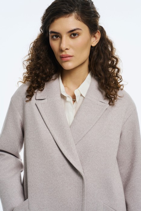 пальто из россии вид сбоку