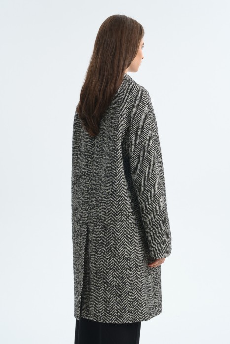 пальто по цене 7600 руб вид справа