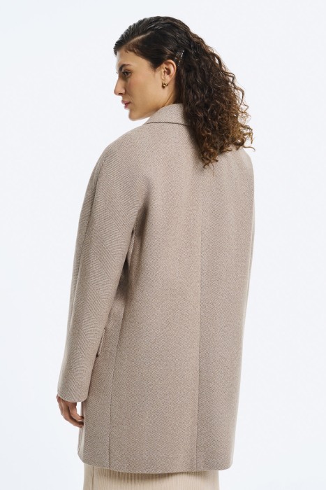 пальто по цене 8280 руб вид справа