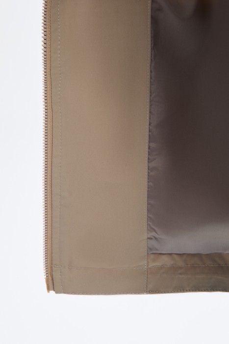 парка с капюшоном из россии вид сбоку