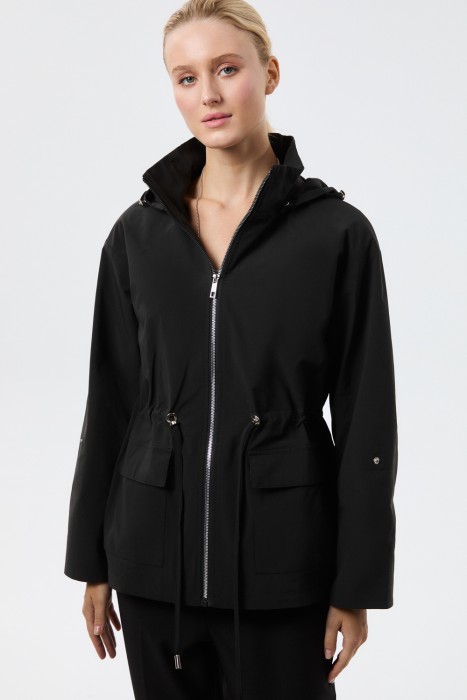 парка с капюшоном от бренда снежная королева вид слева