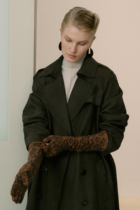 перчатки с анималистичным принтом 791545003 фотография