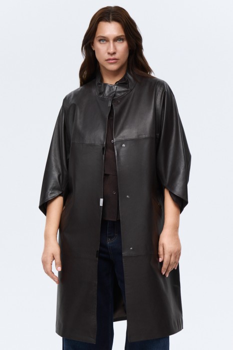 плащ из натуральной кожи от бренда снежная королева вид слева