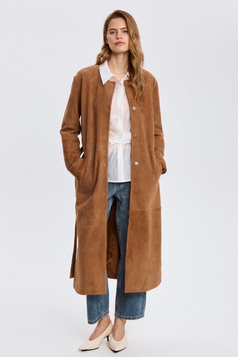 плащ из натуральной замши от бренда снежная королева вид слева