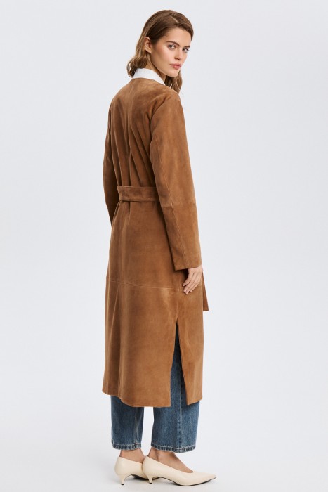 плащ из натуральной замши по цене 24850 руб вид справа