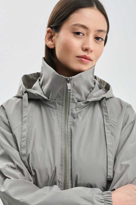 плащ с капюшоном из россии вид сбоку