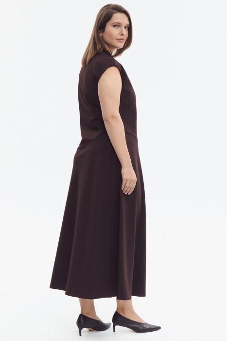 платье асимметричного кроя по цене 2800 руб вид справа