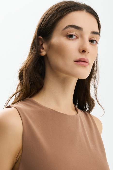 платье-футляр из россии вид сбоку