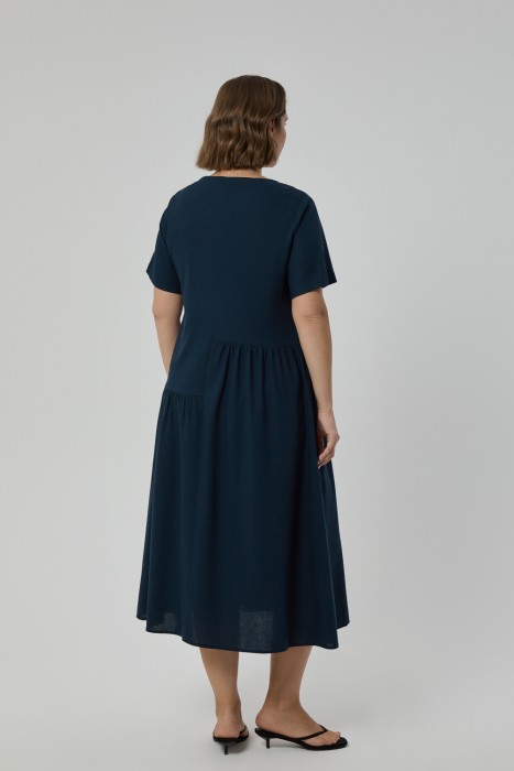 платье изо льна по цене 2800 руб вид справа