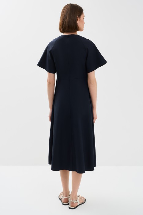 платье-миди по цене 2090 руб вид справа