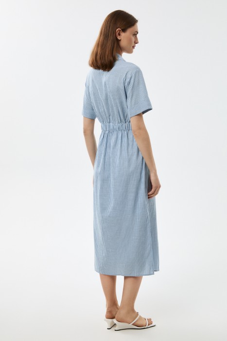 платье-рубашка с поясом по цене 4190 руб вид справа