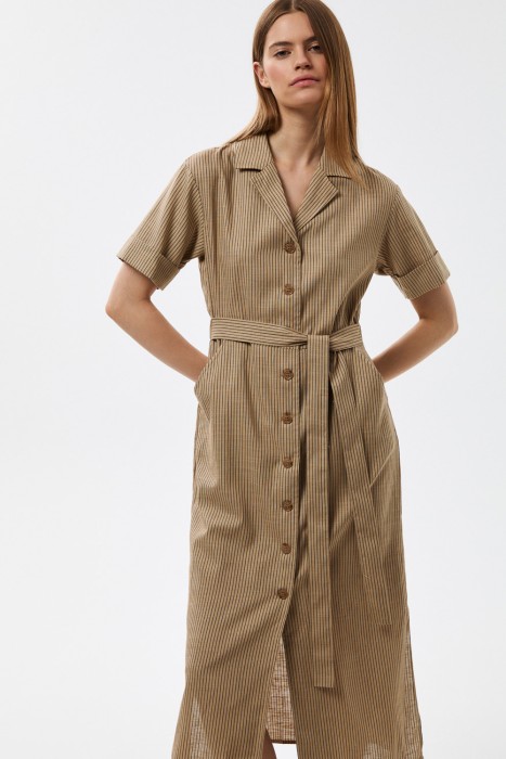 платье-рубашка с поясом от бренда снежная королева вид слева