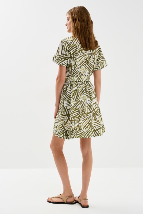 платье-рубашка с принтом из россии вид сбоку