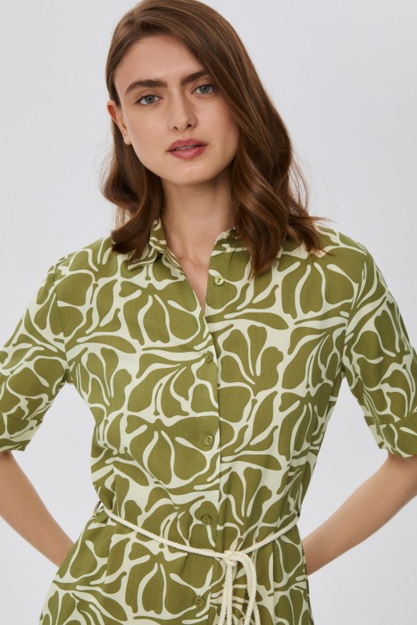 платье-рубашка с принтом из россии вид сбоку