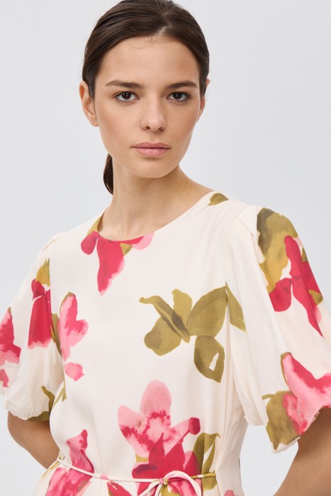 платье с цветочным принтом из россии вид сбоку