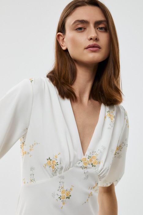 платье с цветочным принтом из россии вид сбоку