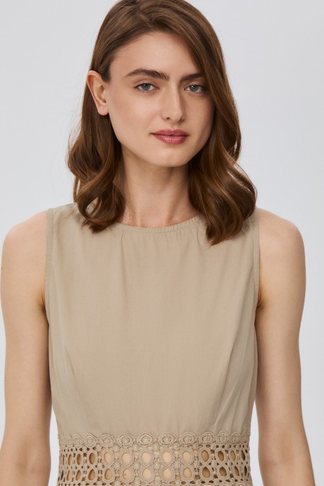 платье с кружевной вставкой из россии вид сбоку