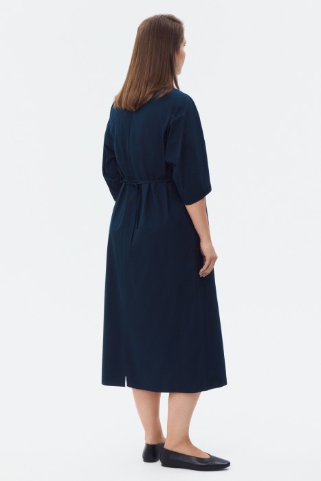 платье с поясом по цене 4690 руб вид справа