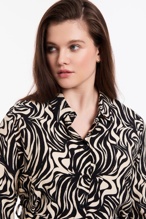 платье с принтом из россии вид сбоку