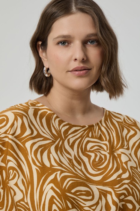 платье с принтом из россии вид сбоку