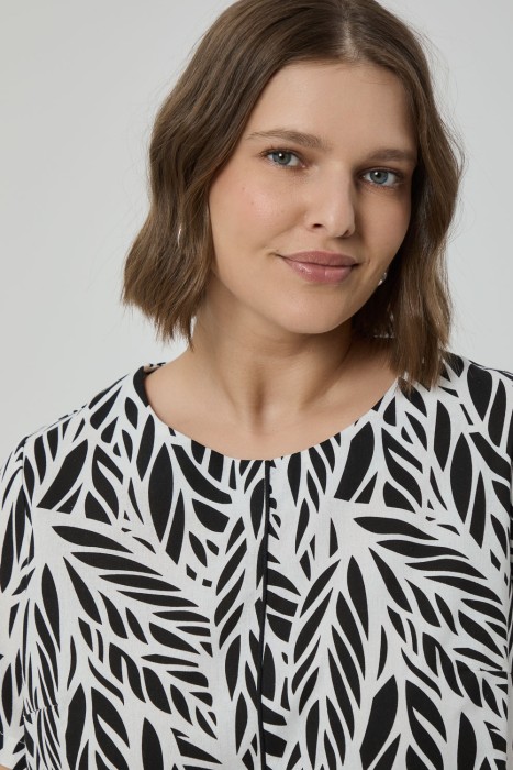 платье с принтом из россии вид сбоку