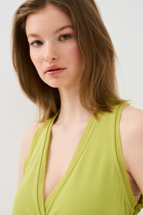 платье с разрезом из россии вид сбоку