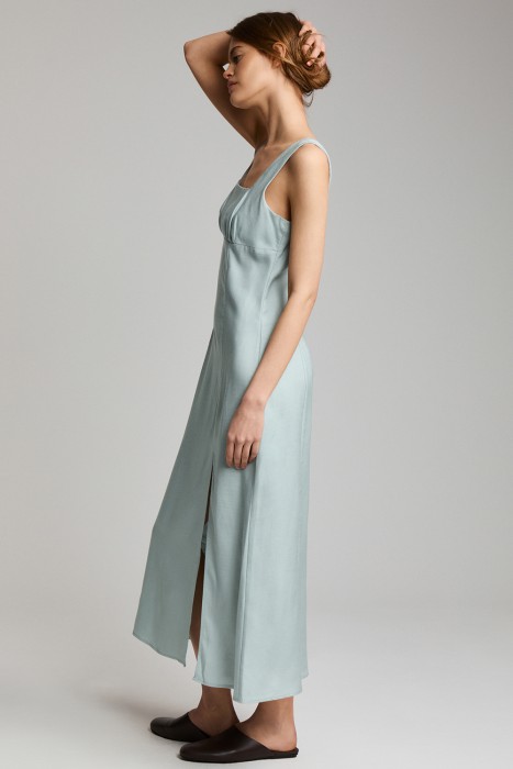 платье с разрезом от бренда снежная королева вид слева