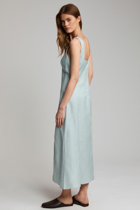 платье с разрезом по цене 4990 руб вид справа