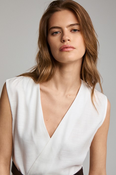 платье с ремнем из россии вид сбоку