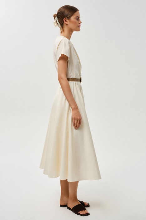 платье с ремнем от бренда снежная королева вид слева