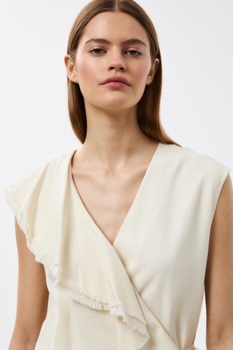 платье с воланом из россии вид сбоку