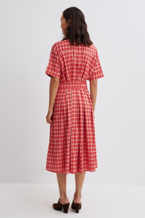 платье в клетку по цене 2800 руб вид справа