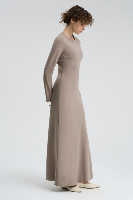 платье по цене 1780 руб вид справа