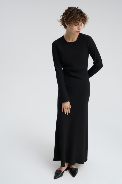 платье по цене 1780 руб вид справа