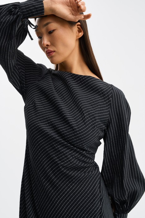 платье от бренда снежная королева вид слева